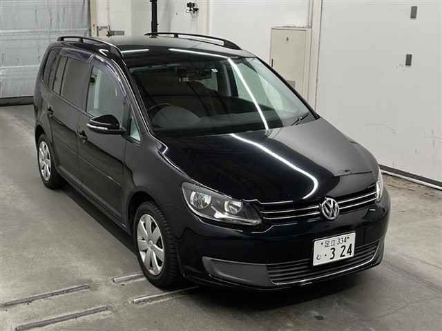 35014 Volkswagen Golf touran 1TCAV 2011 г. (MIRIVE Saitama)